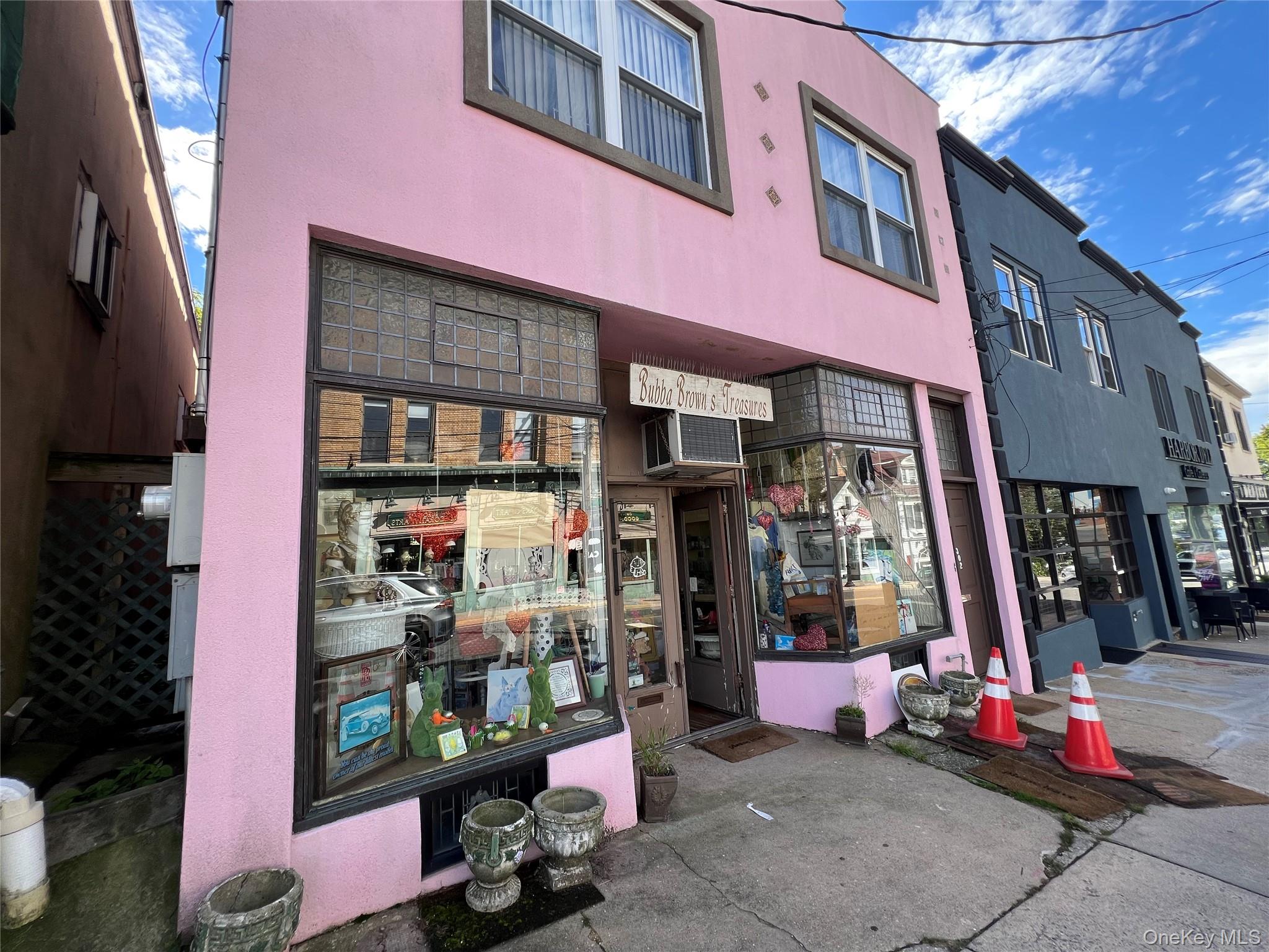 302 Main Street — photo