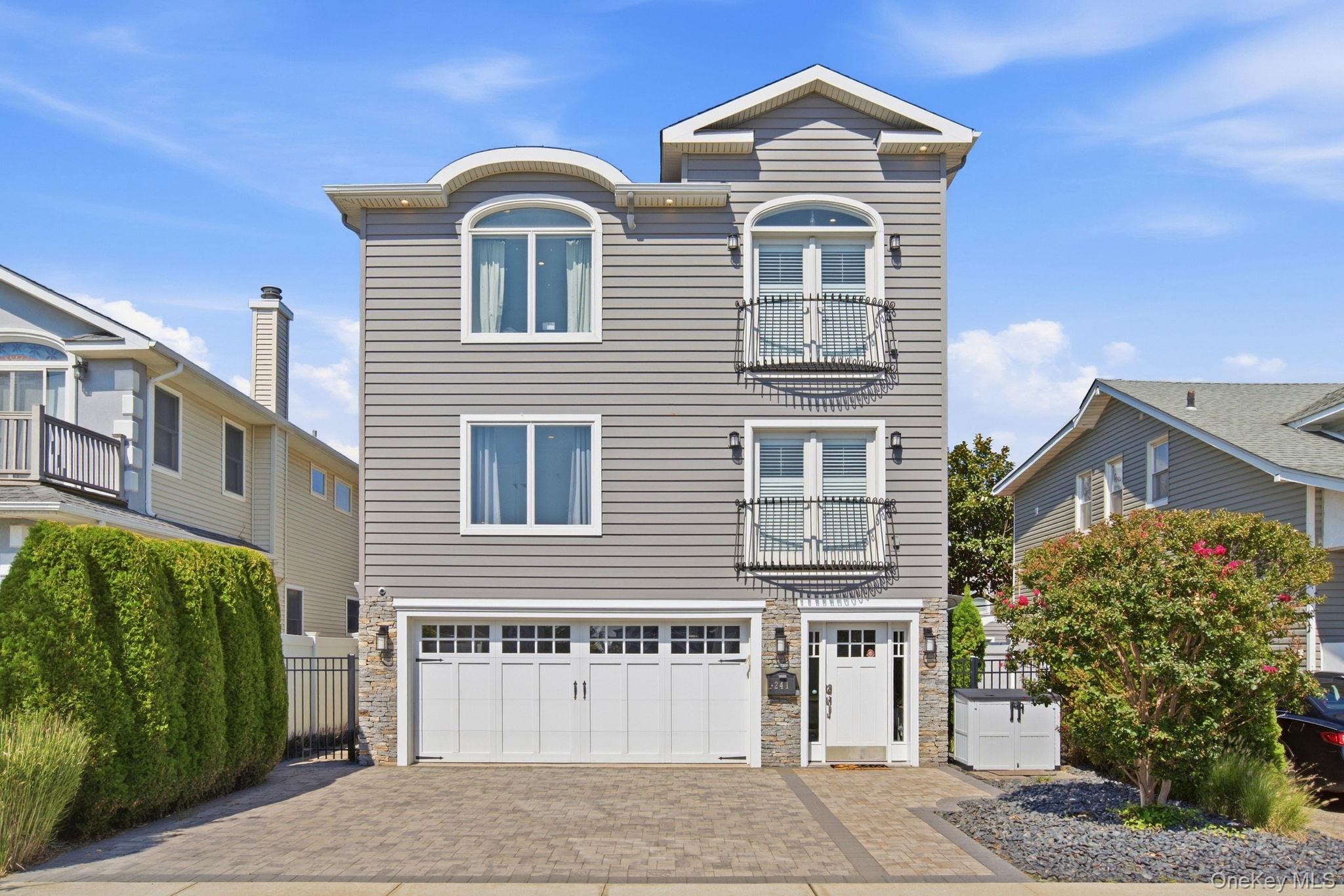 241 W Pine Street — photo