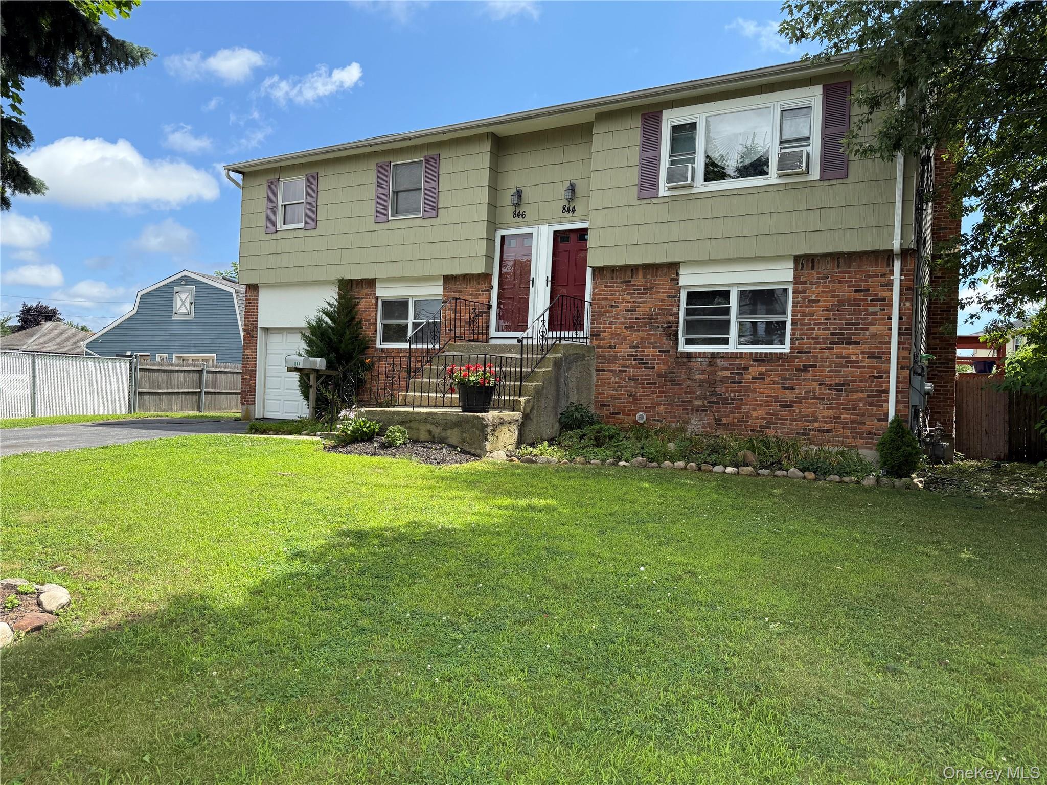 846 Conklin Street — photo