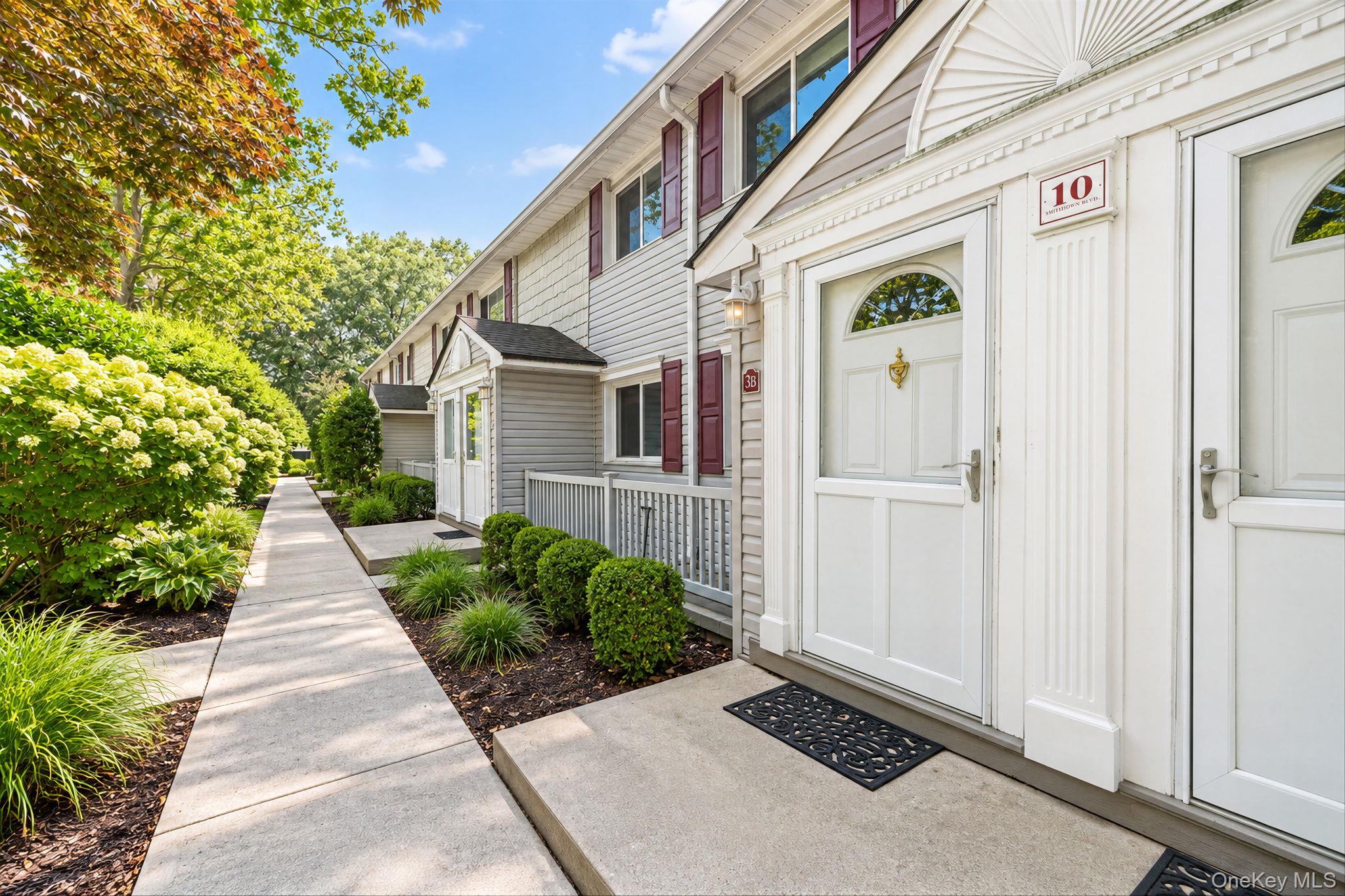 10 Smithtown Boulevard 3B — photo