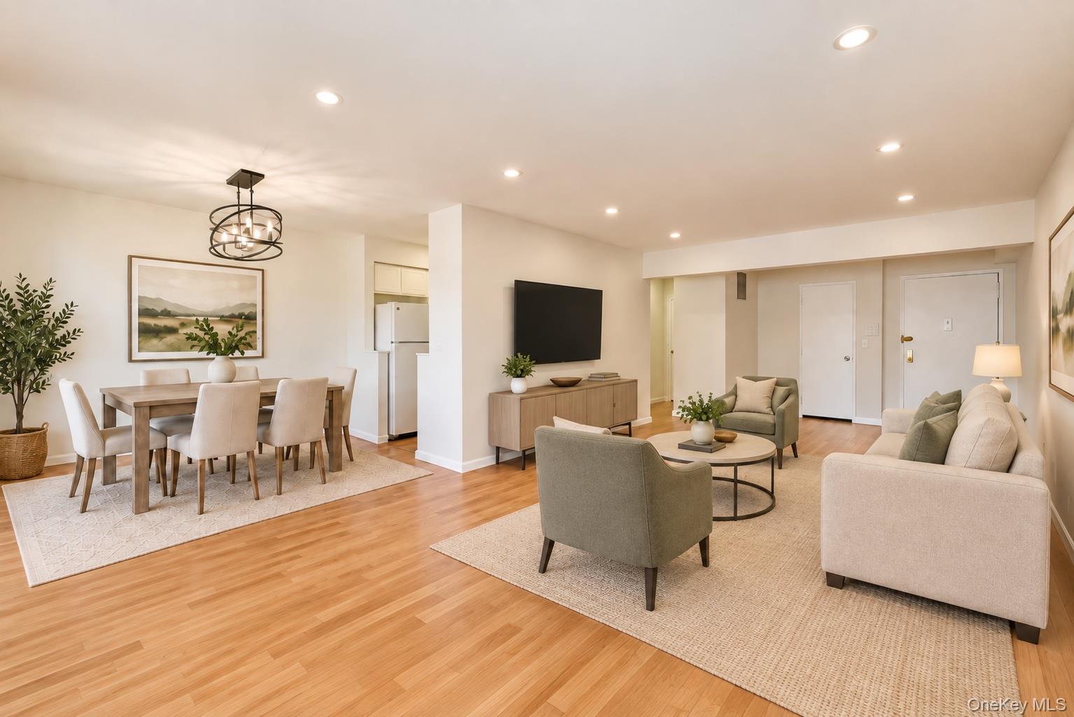 2 Birchwood Court 4M — photo