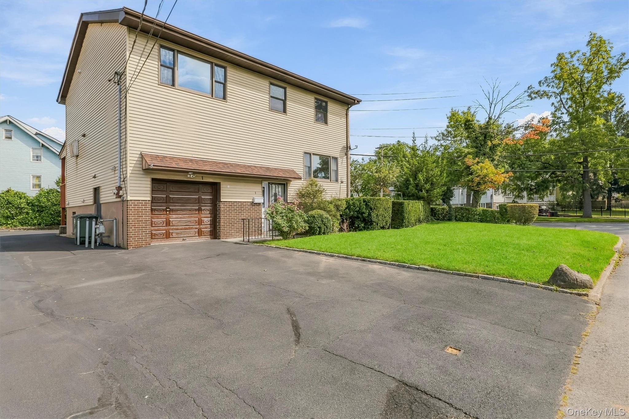 1 W Glen Avenue — photo