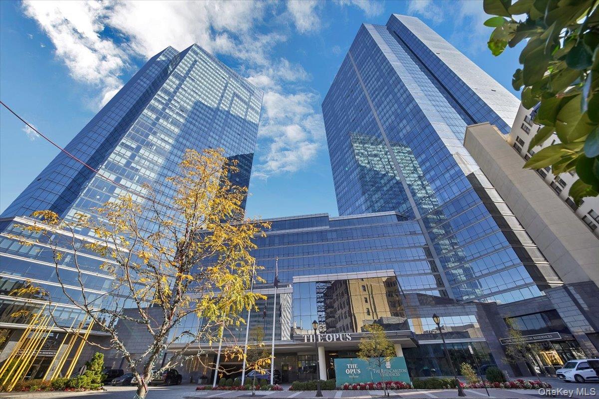 1 Renaissance Square V6G — photo