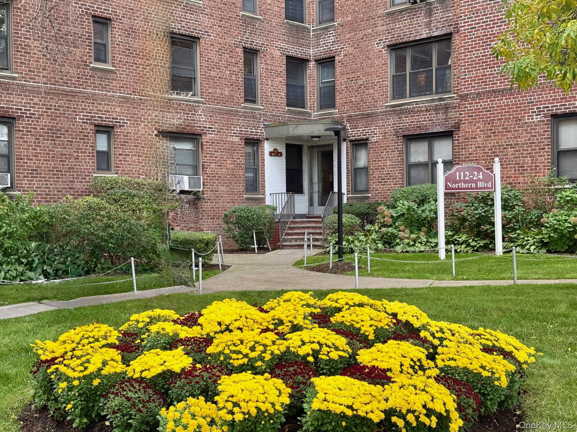 112-24 Northern Boulevard 3G — photo
