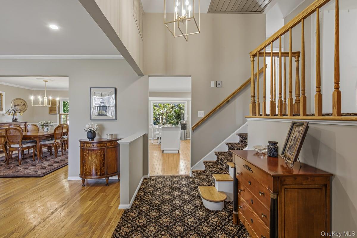 Home in North Hempstead, NY 11050 — photo 2