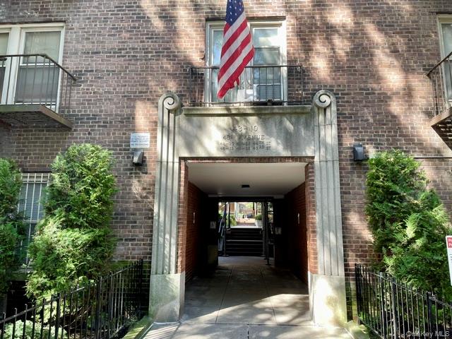 43-10 48 Avenue 4F — photo