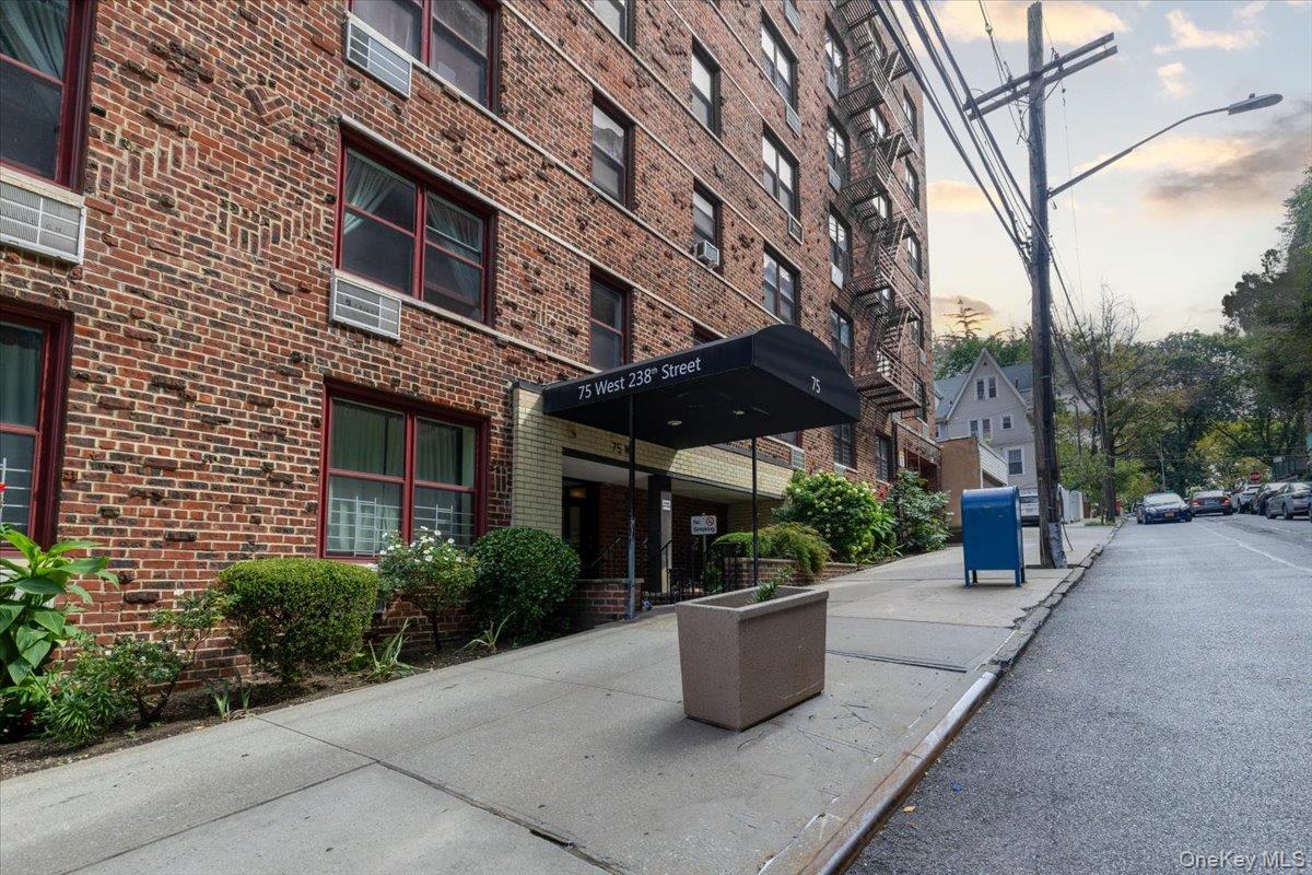 75 W 238th Street 2D — photo