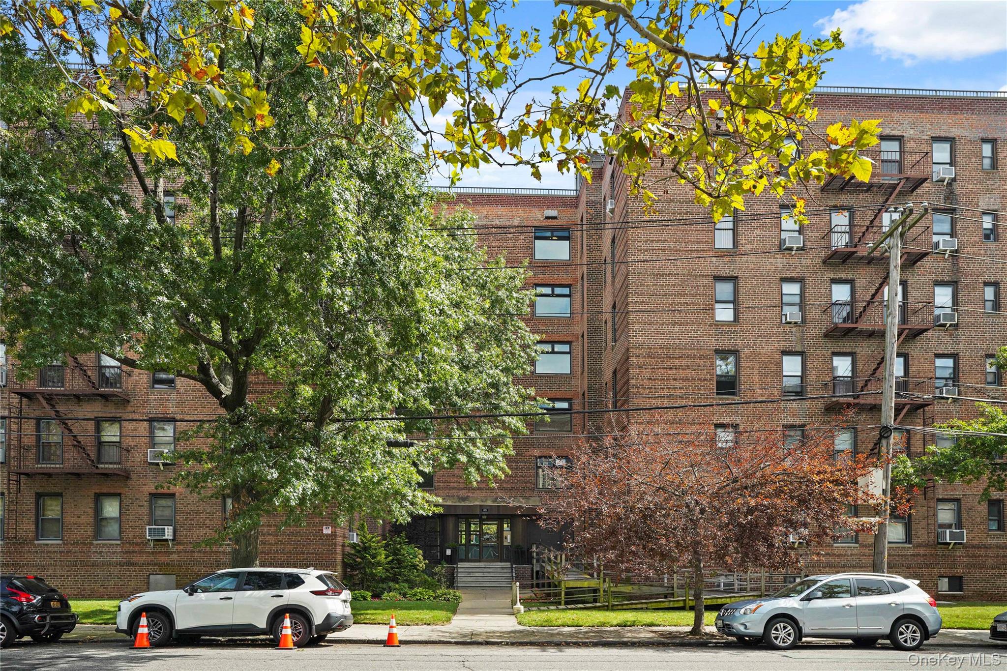 2271 Knapp Street 5D — photo