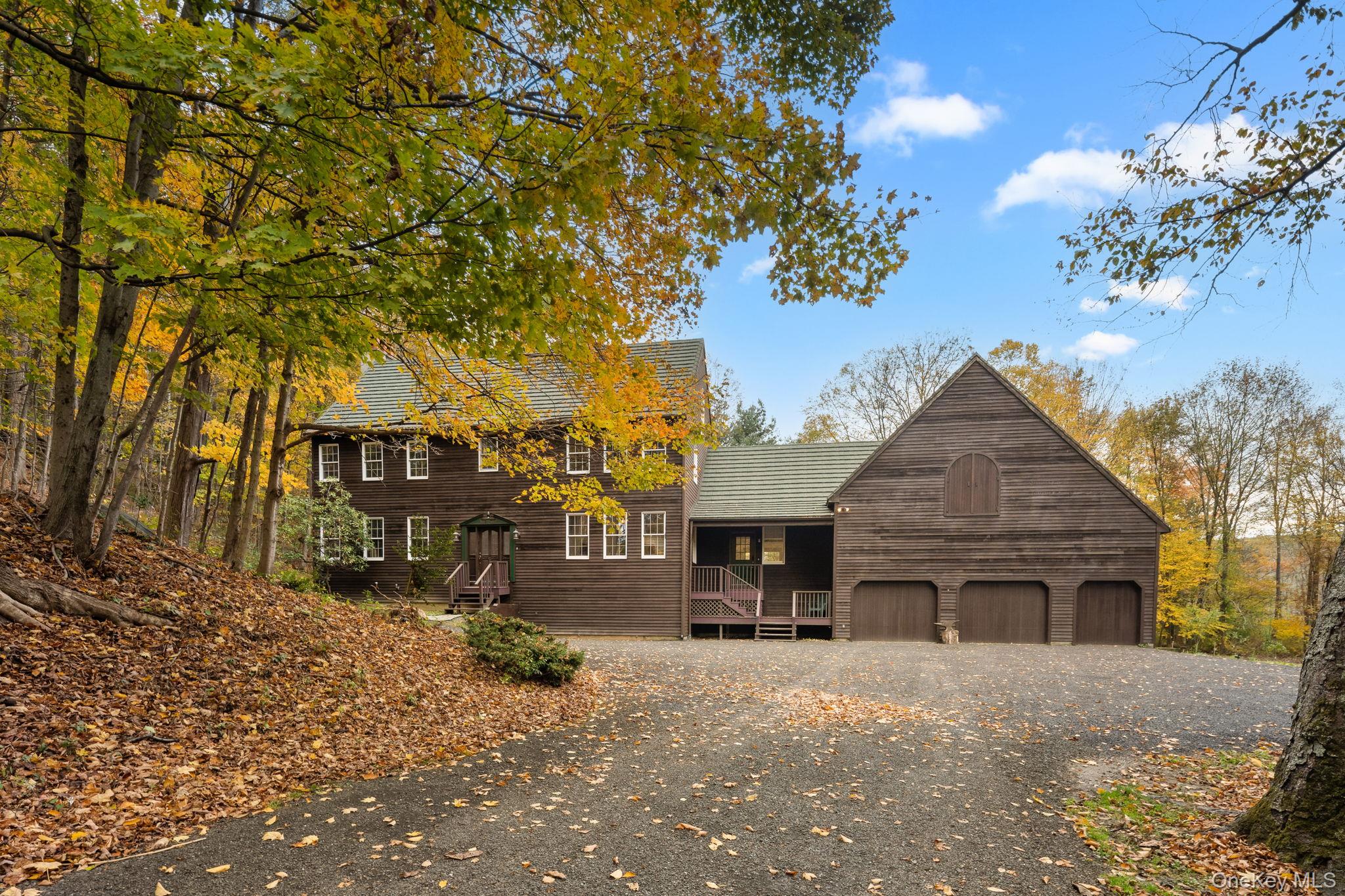 17 Curtis — photo