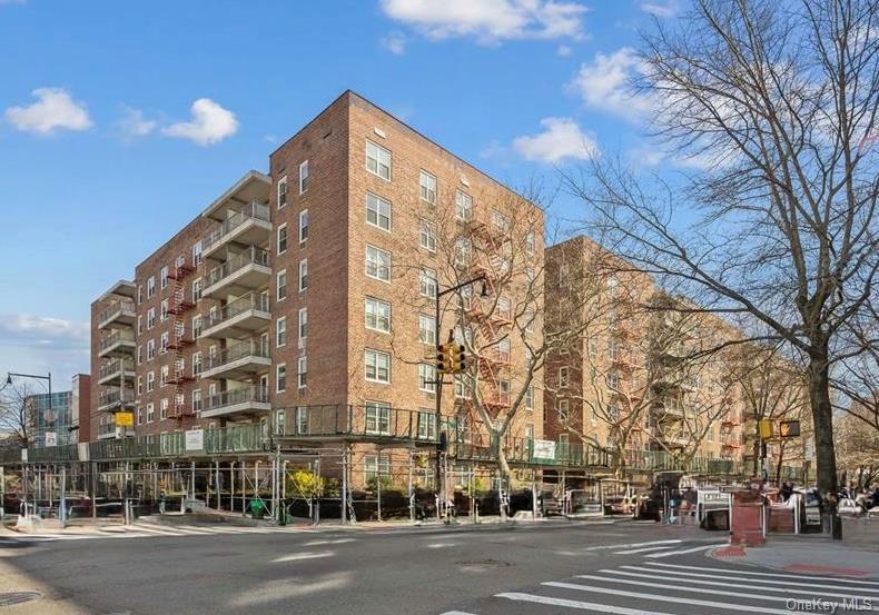 142-05 Roosevelt Avenue 517 — photo
