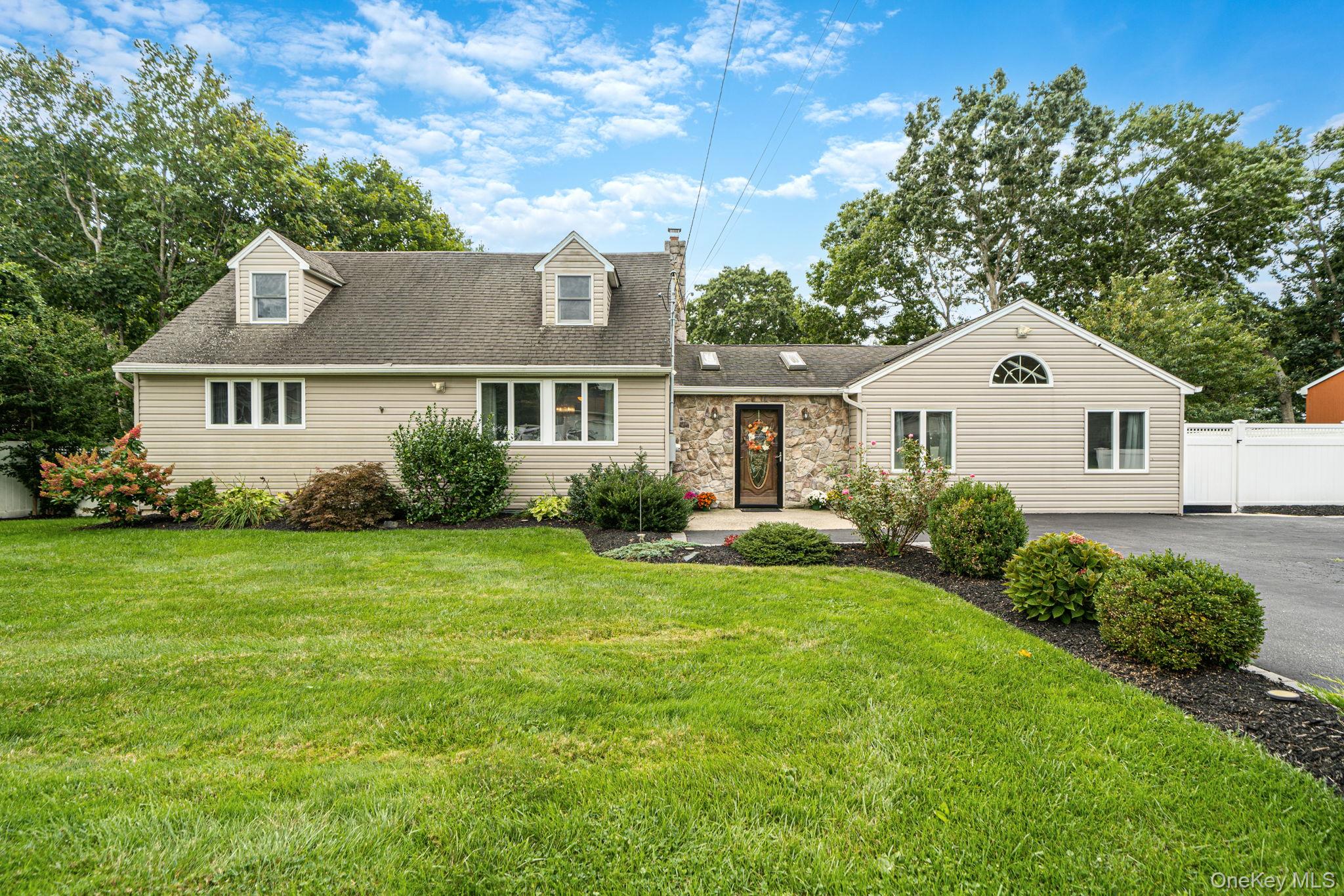 16 Happy Acres Drive — photo