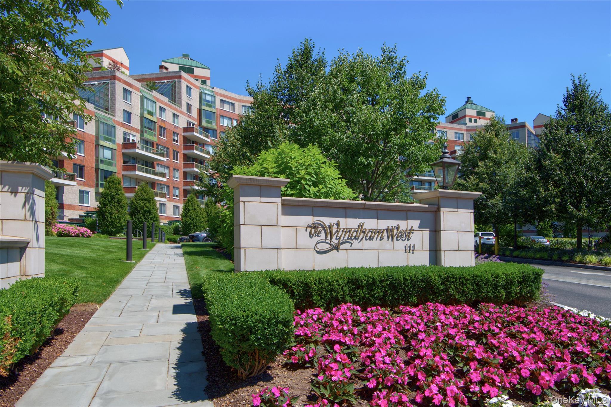 111 Cherry Valley Avenue Unit 420 — photo