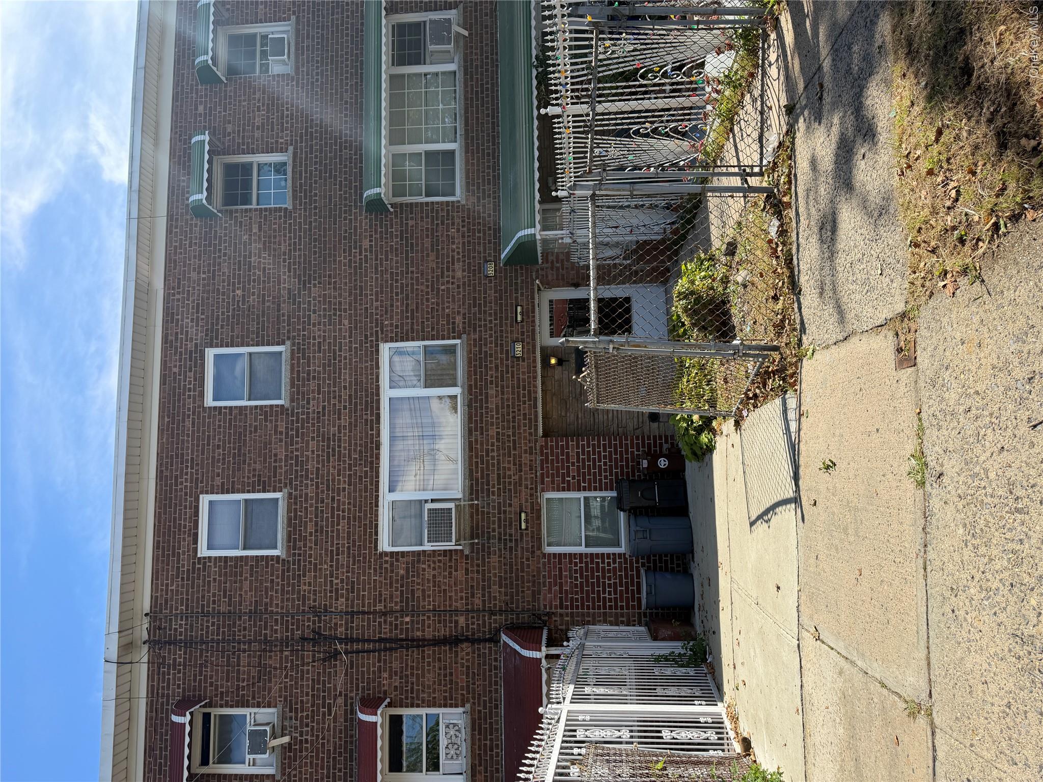 3210 Tenbroeck Avenue — photo