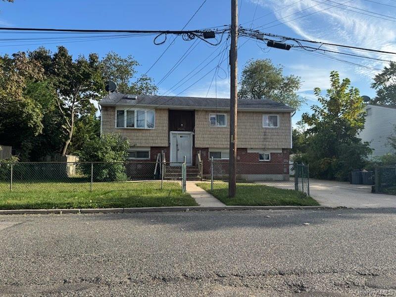 270 Elmore Street — photo