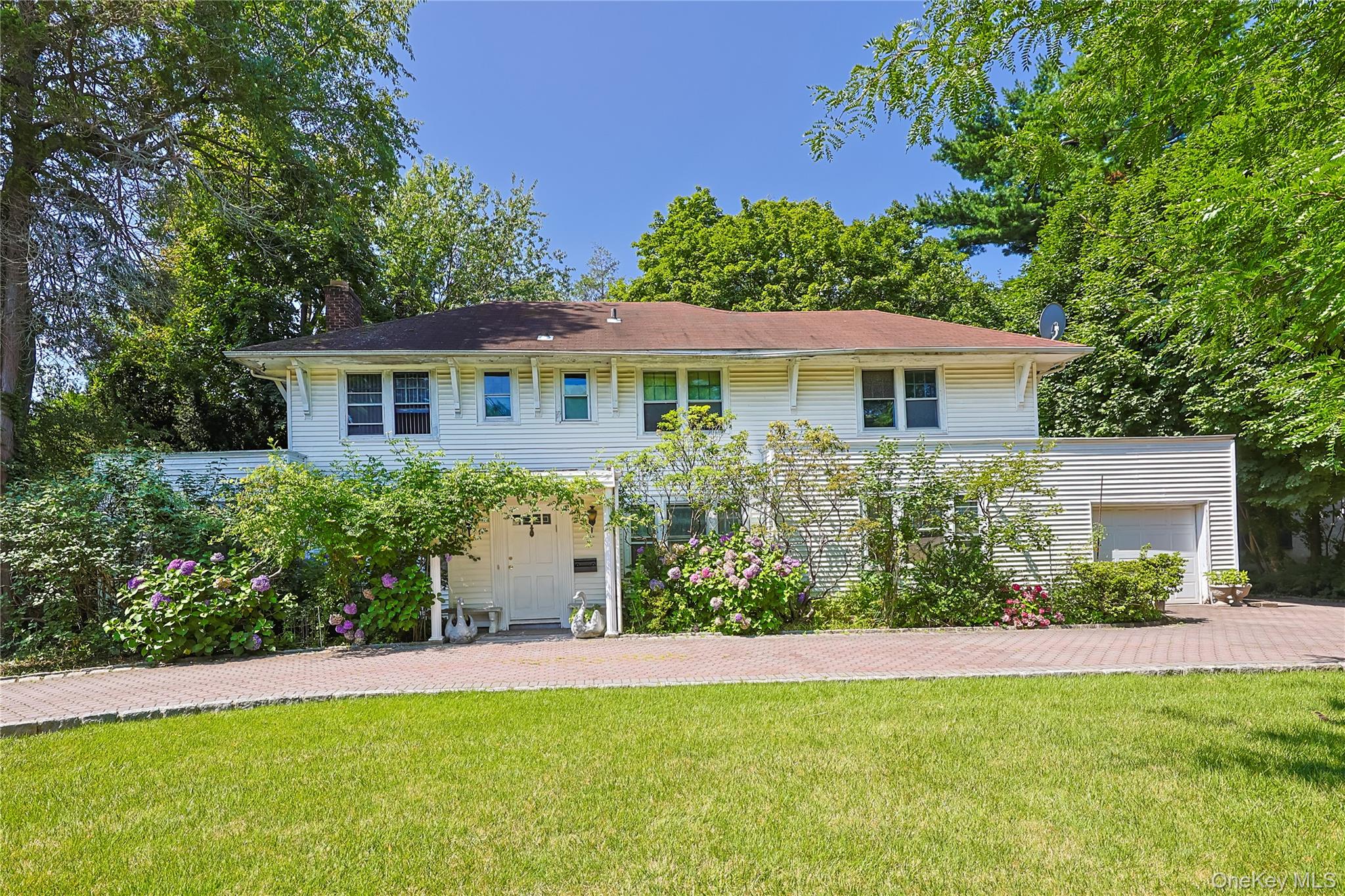 14 Clover Drive — photo