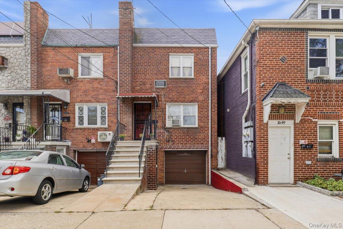 1647 Radcliff Avenue — photo