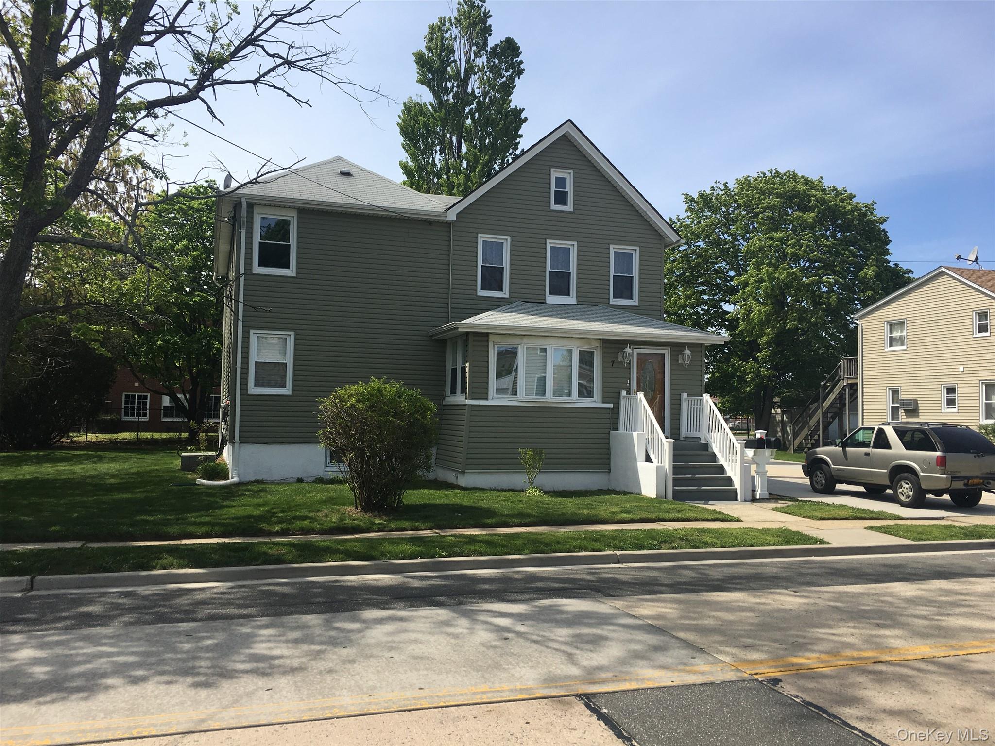 7 1st Avenue Lower — photo