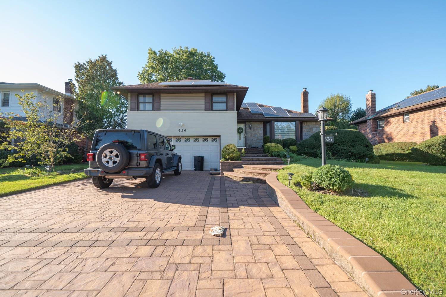 626 Nelson Place — photo