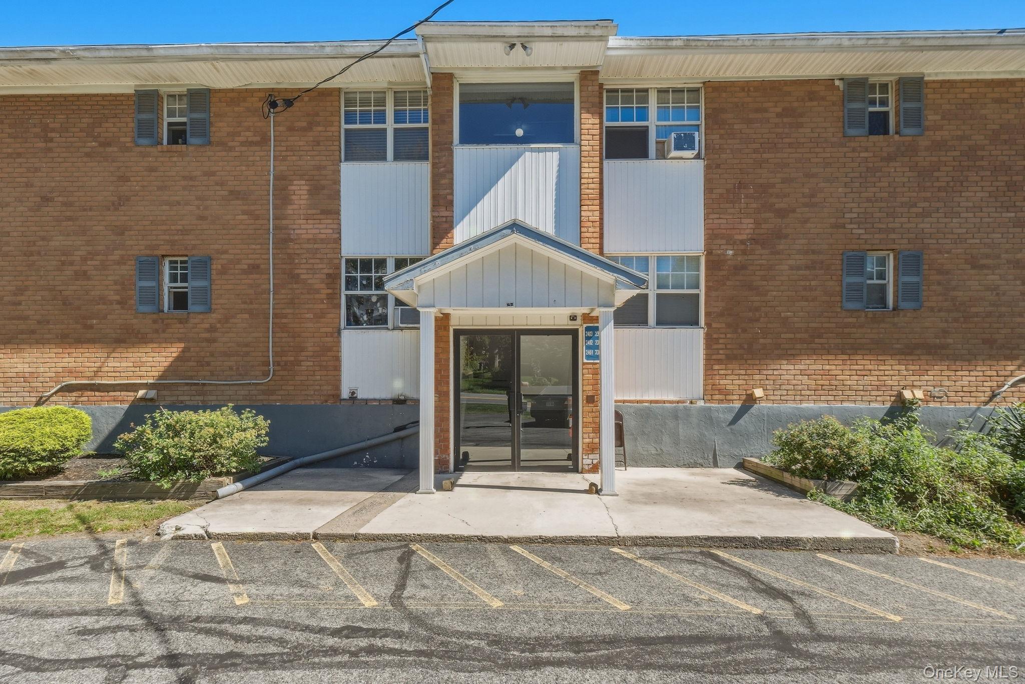 2301 Barclay Manor Unit 23a — photo