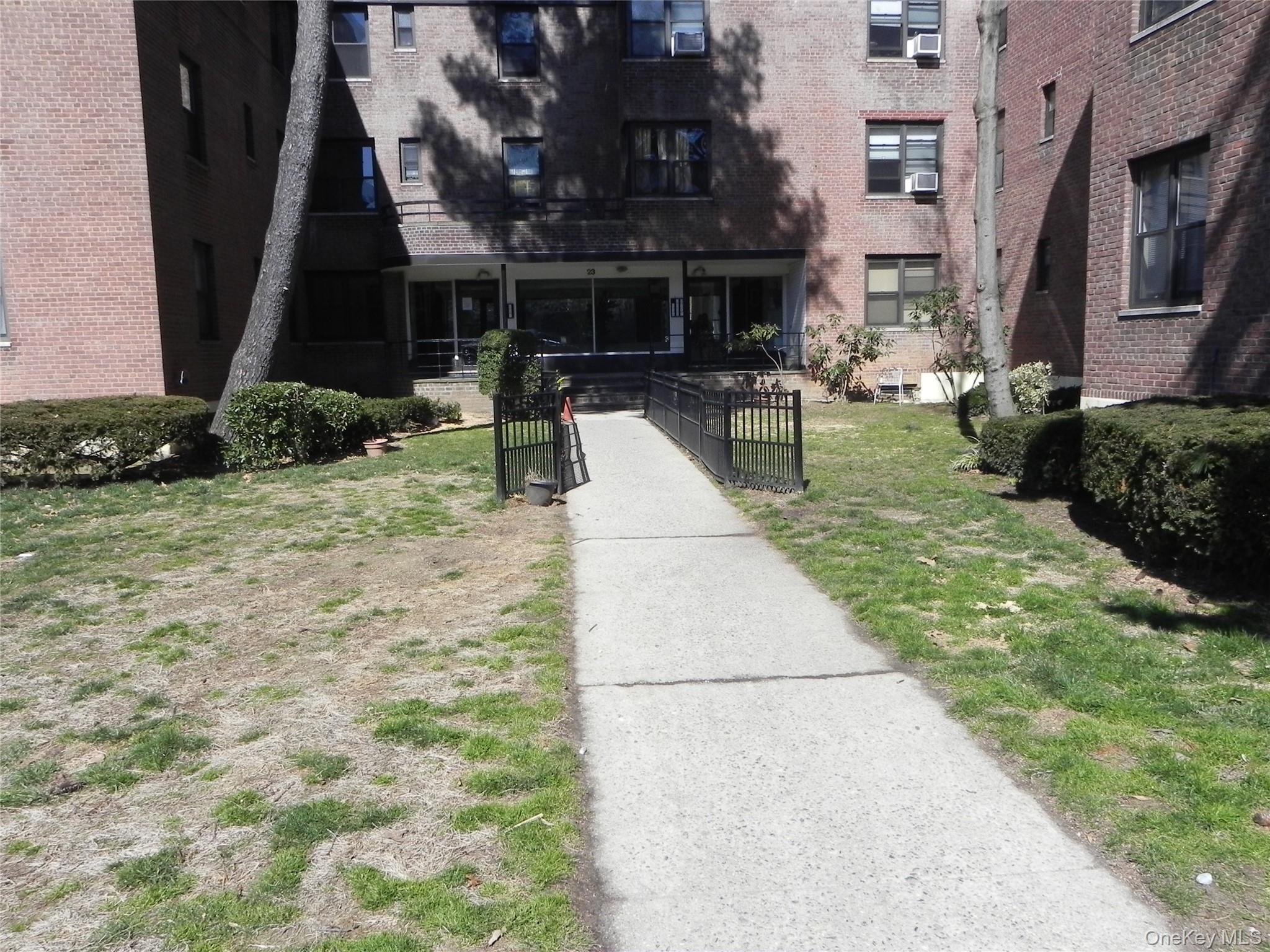 23 Schenck Avenue 3Af — photo