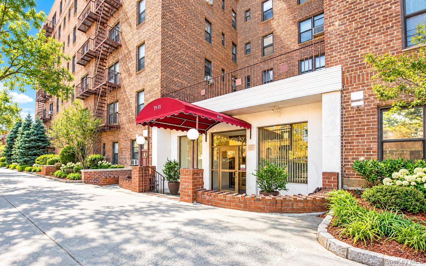 71-11 Yellowstone Boulevard 4M — photo