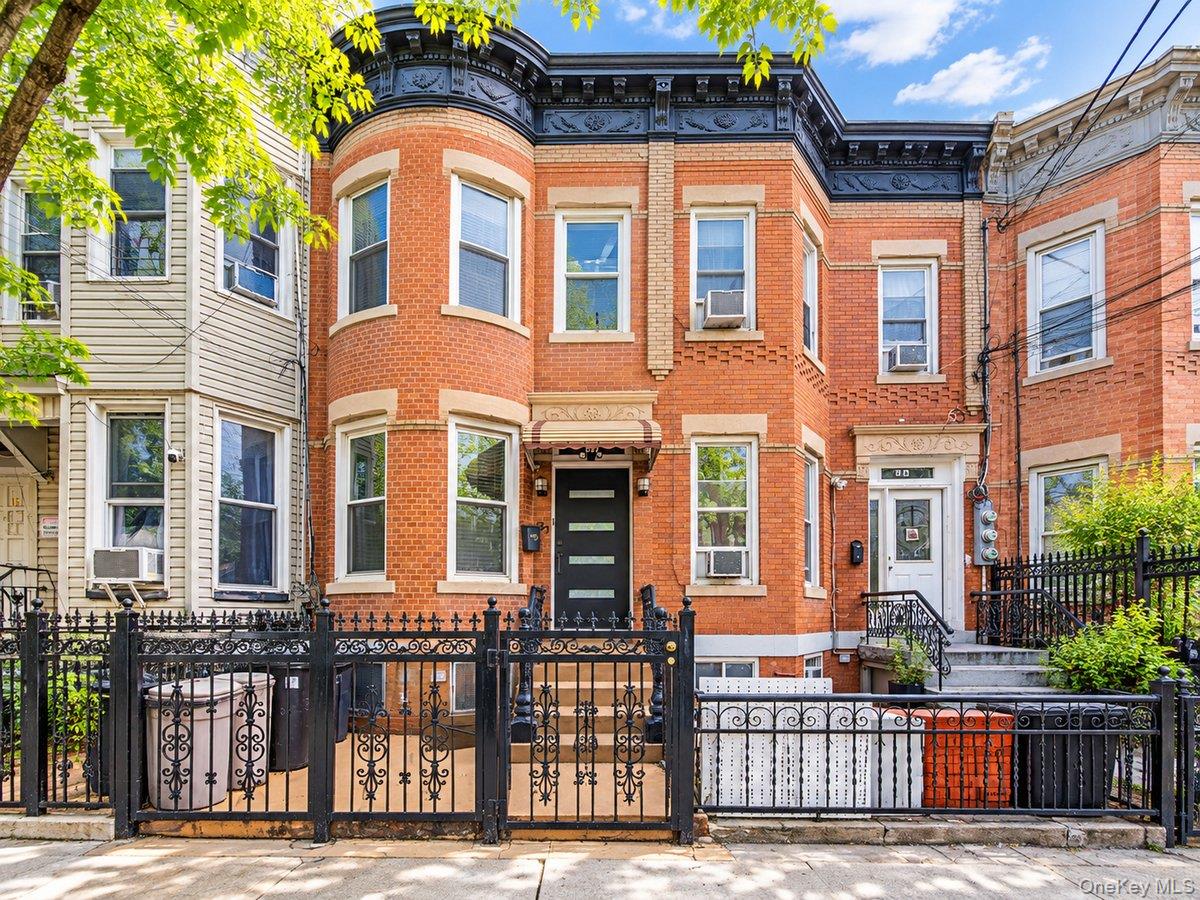 37 Grant Avenue — photo