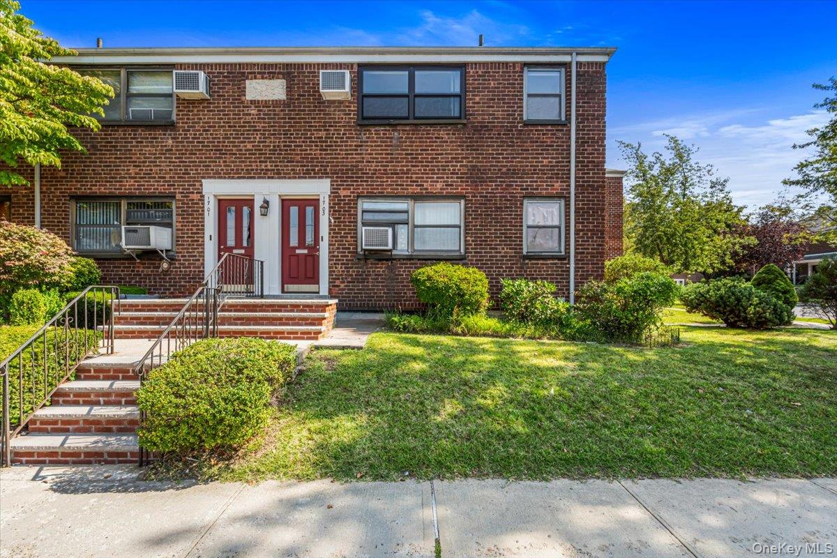 17-03 Utopia Parkway 2-48 — photo