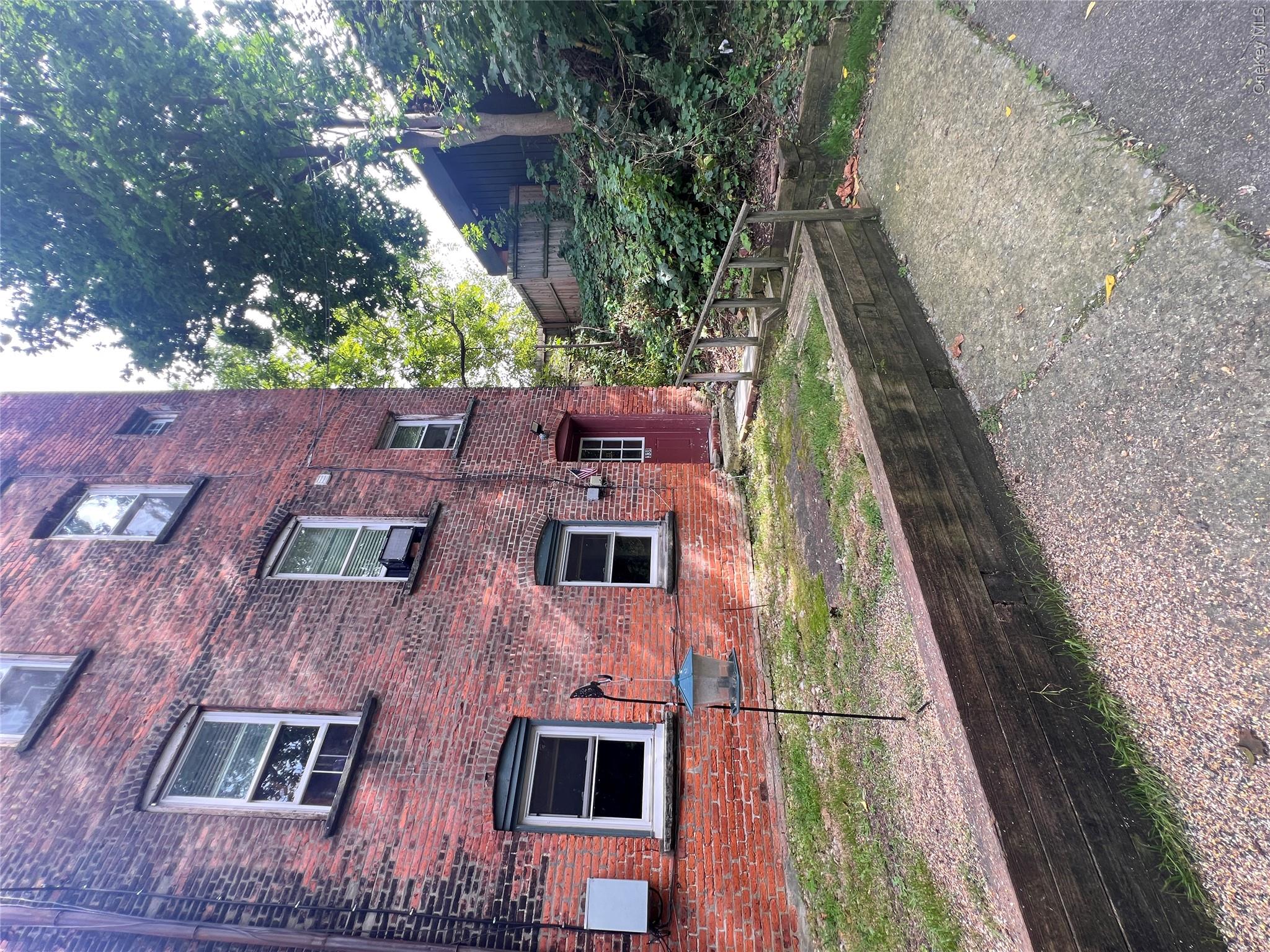 33 E Main Street B — photo
