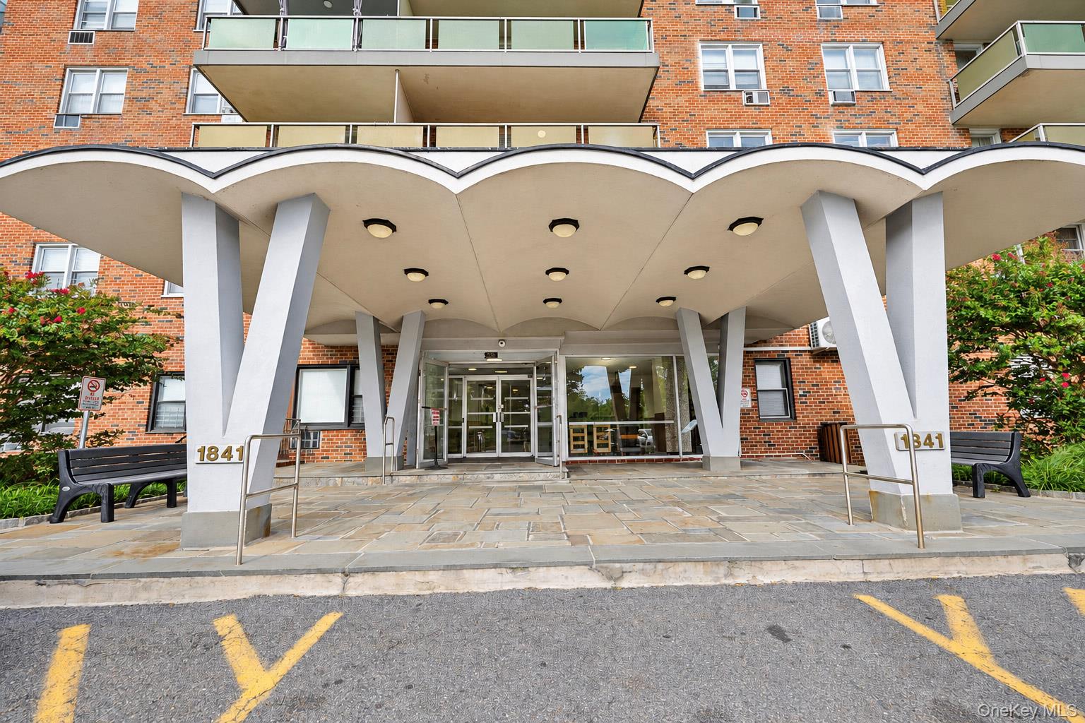 1841 Central Park Avenue 6N — photo