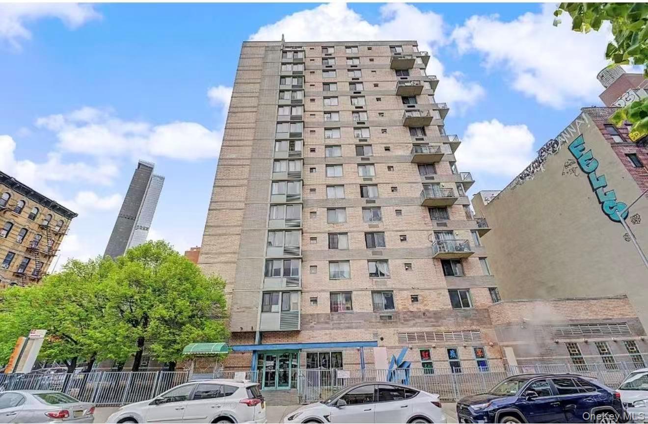 60 Henry Street 15F2 — photo
