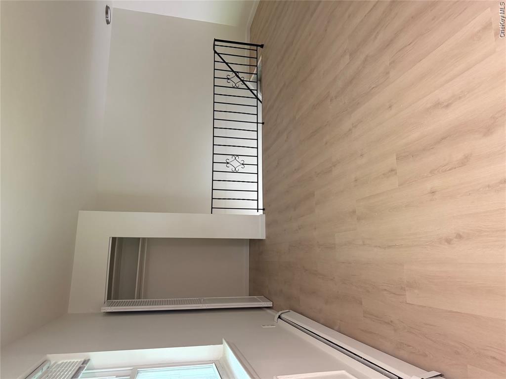 8 Colonial Drive 12 — photo