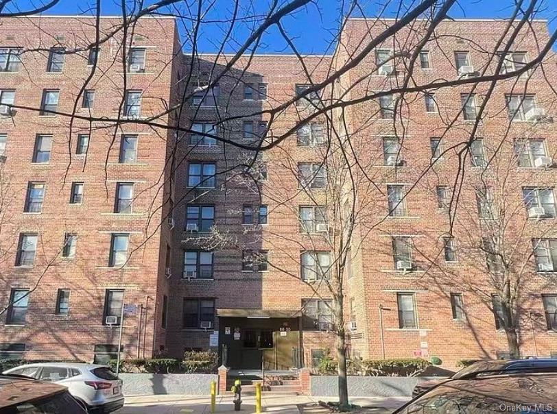 88-30 182nd Street 3G — photo