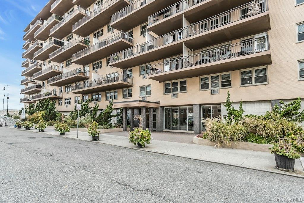 25 Neptune Boulevard 2nd Floor Apt. E — photo