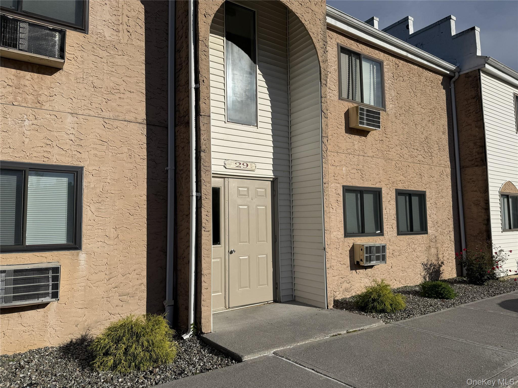 29 Scarborough Lane Unit D — photo