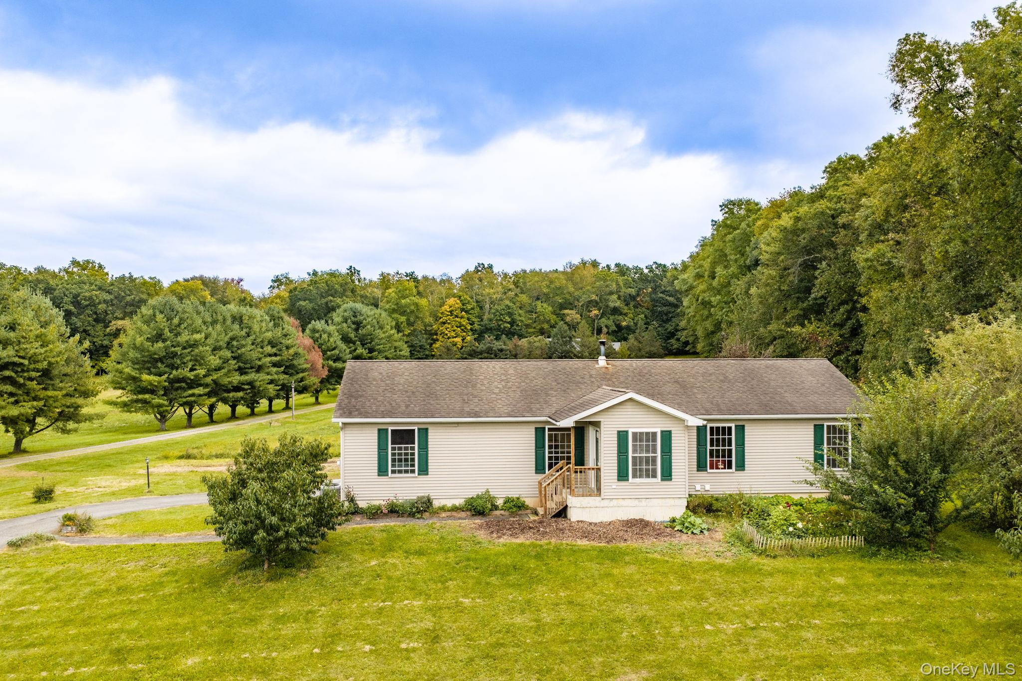 2362 Albany Post Road — photo
