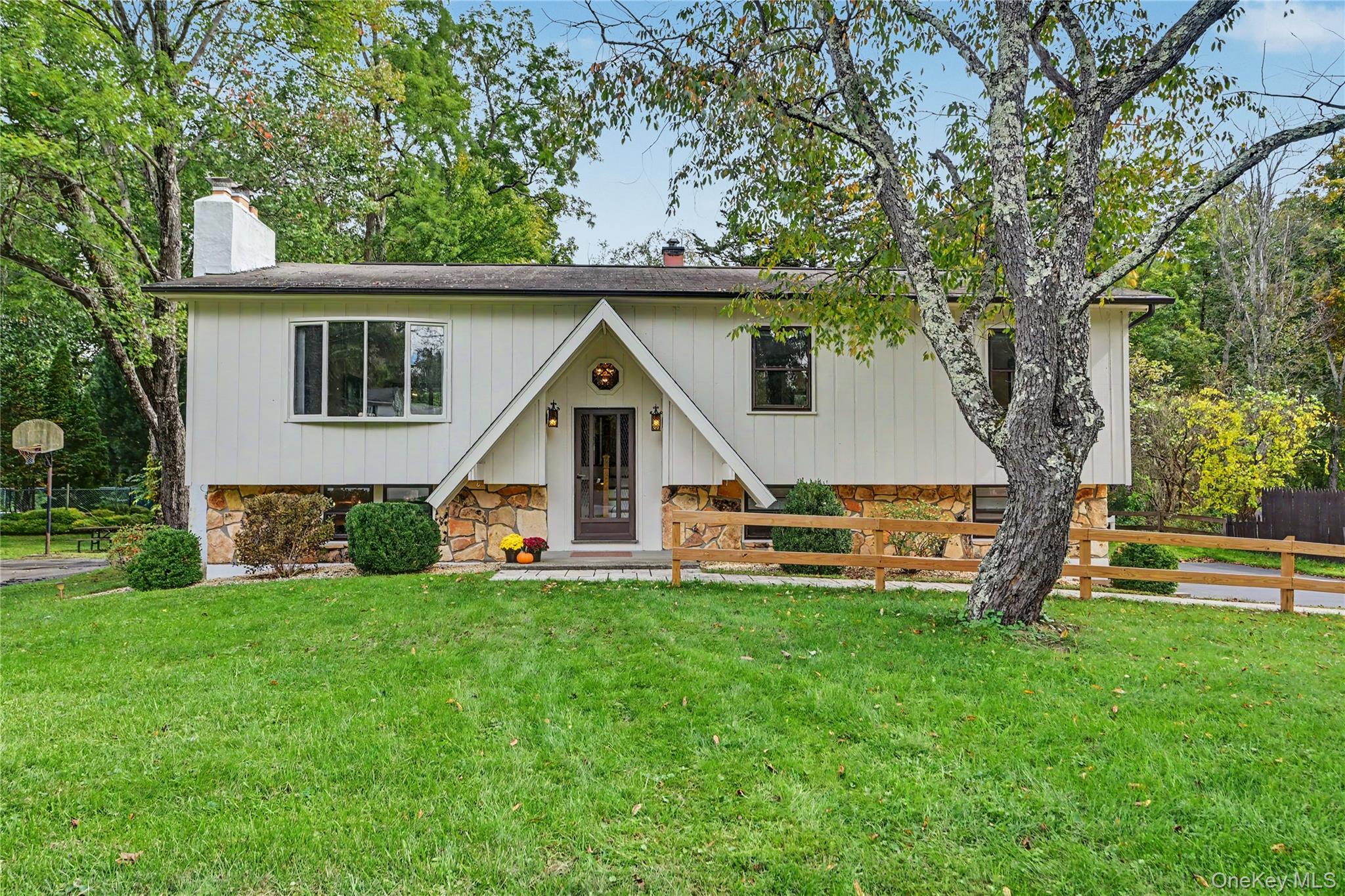 26 Tamarack Hill Drive — photo