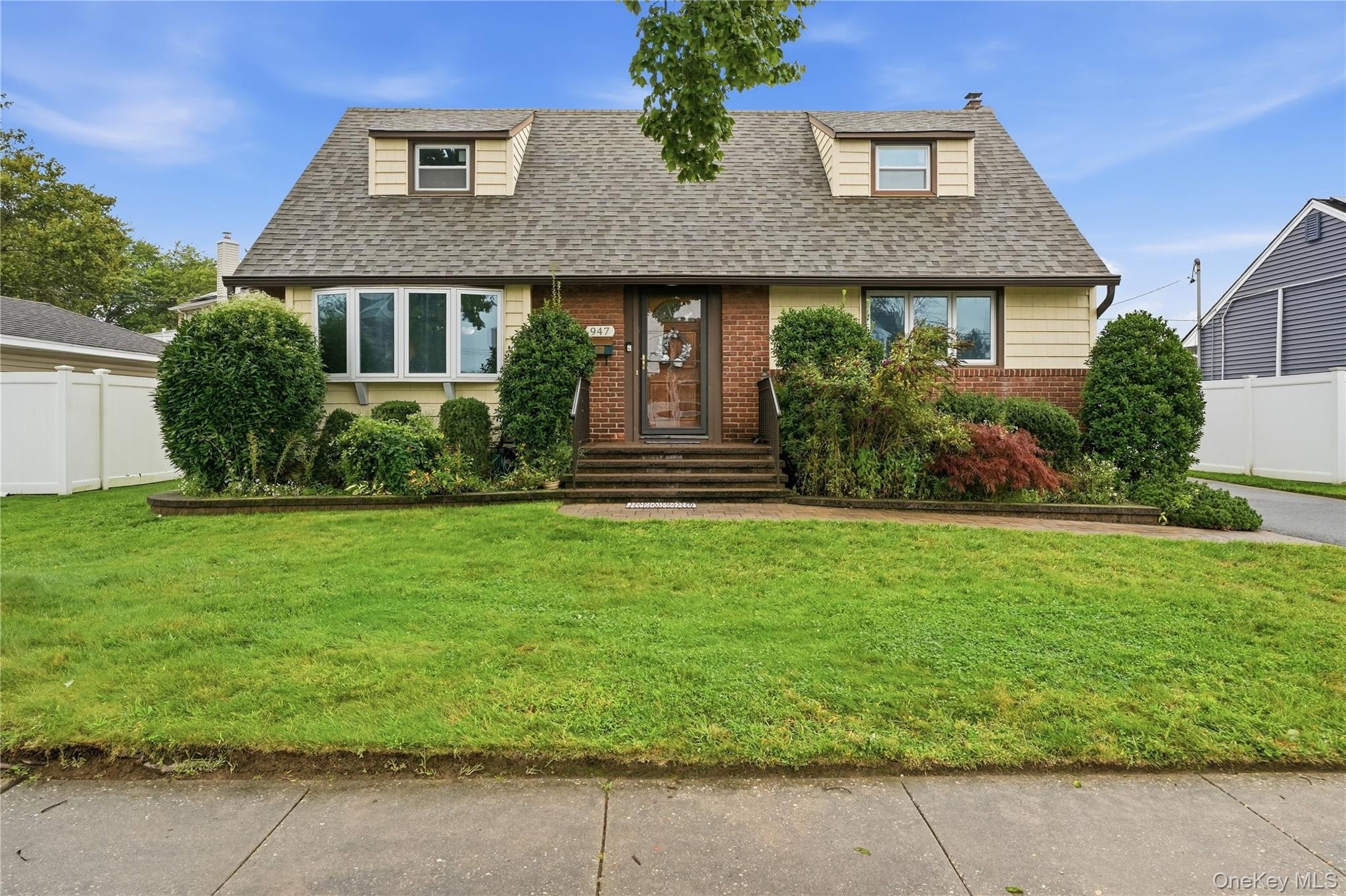 947 White Birch Lane — photo