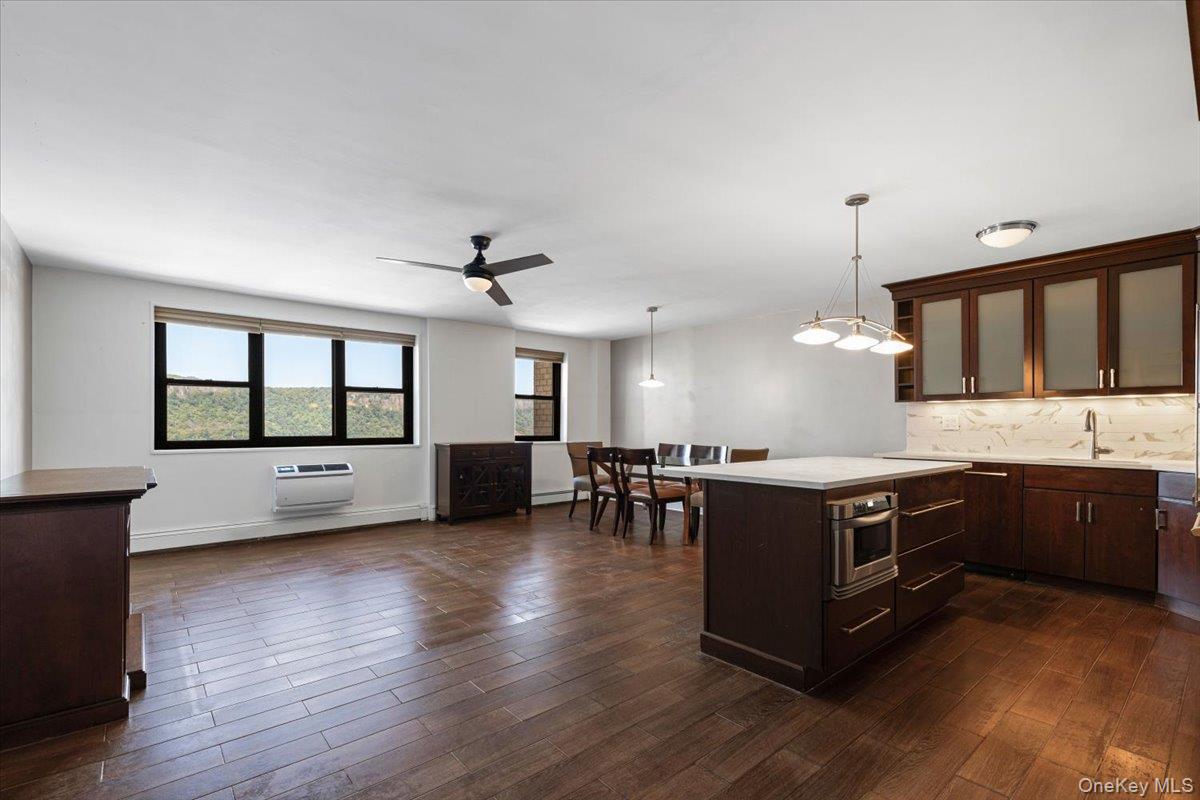1085 Warburton Avenue Unit 606 — photo