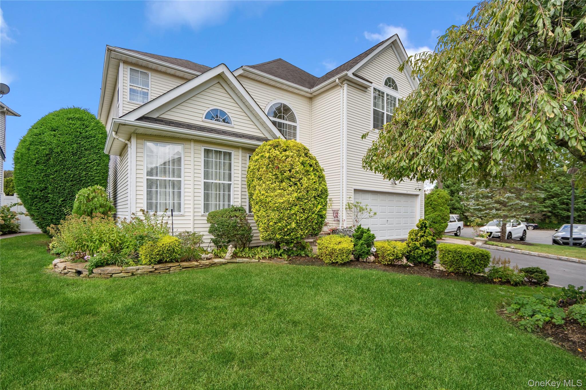 107 Hazelnut Court — photo