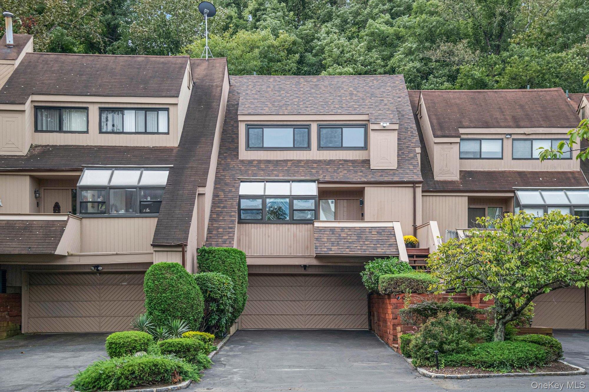 8 John Bean Court — photo