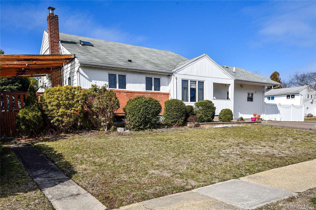 65 Sylvia Lane — photo