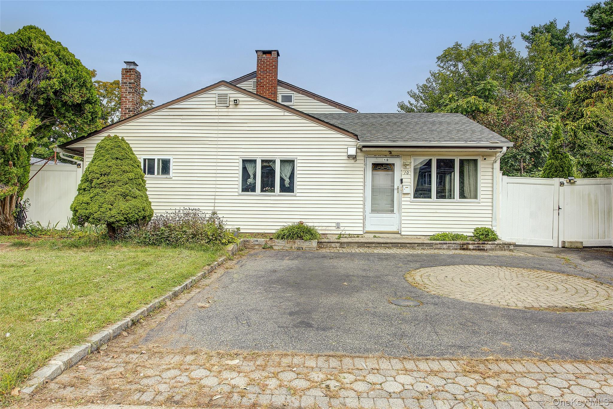 10 Belmont Circle — photo