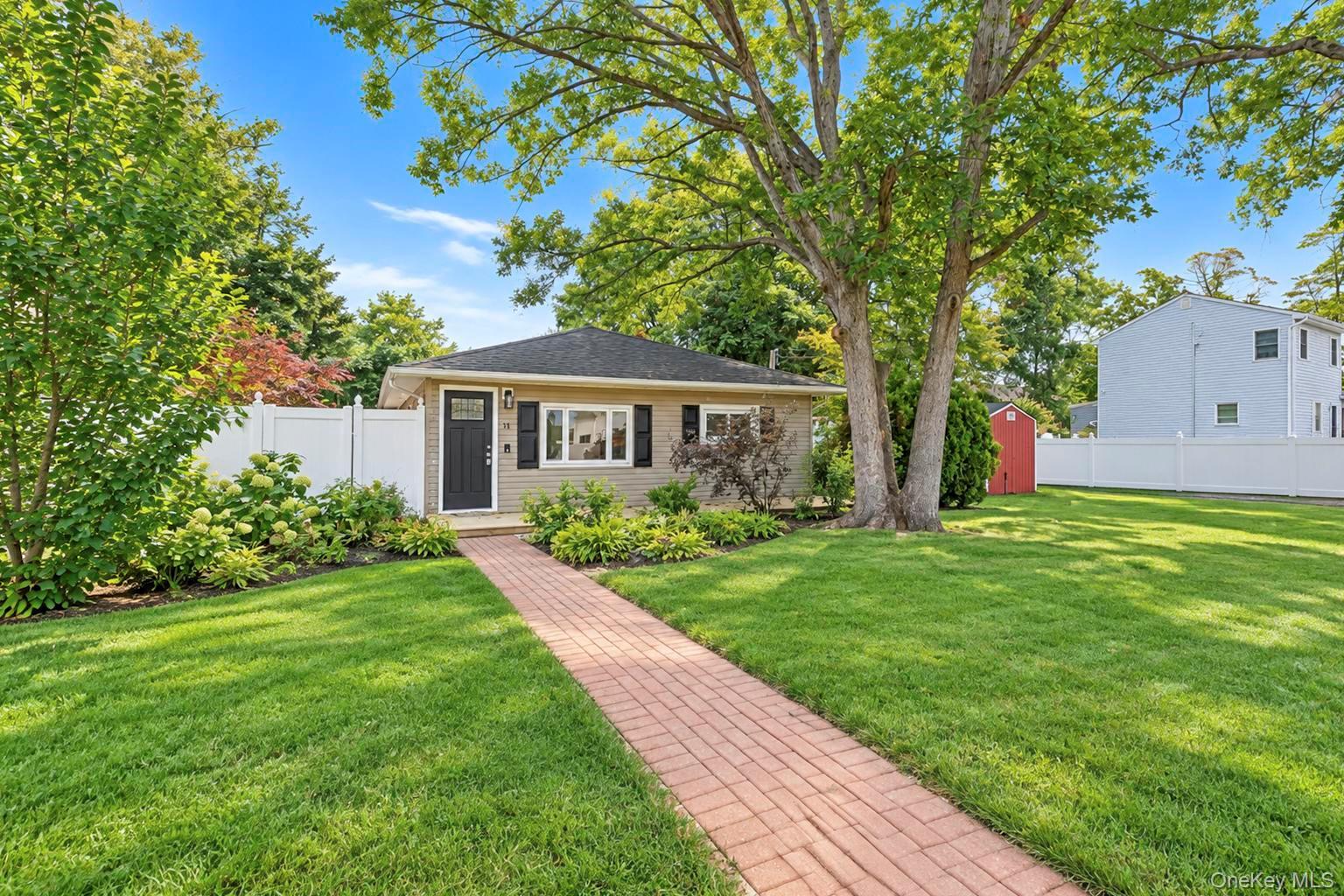 11 Tell Avenue — photo