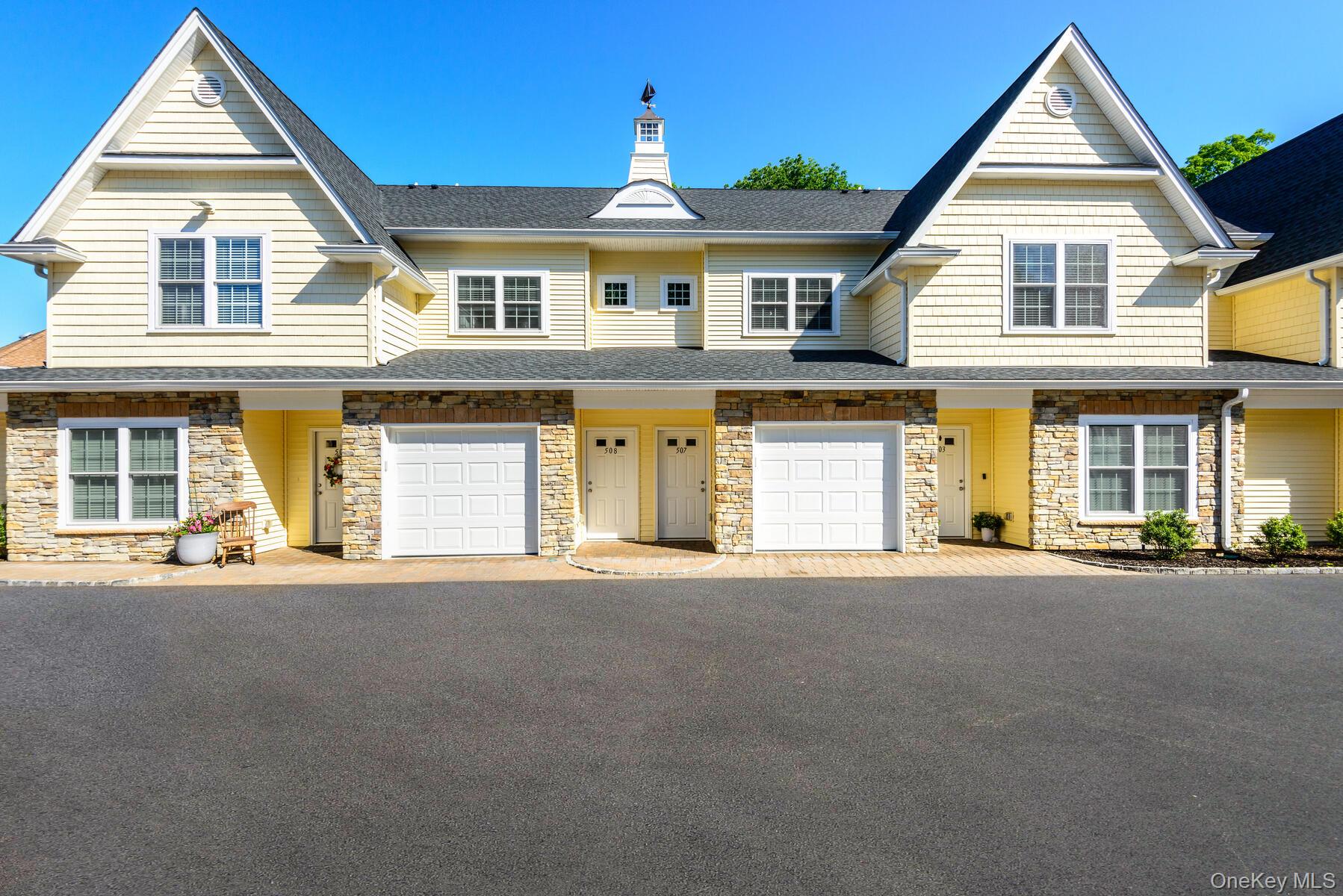 18 Creek Road 604 — photo
