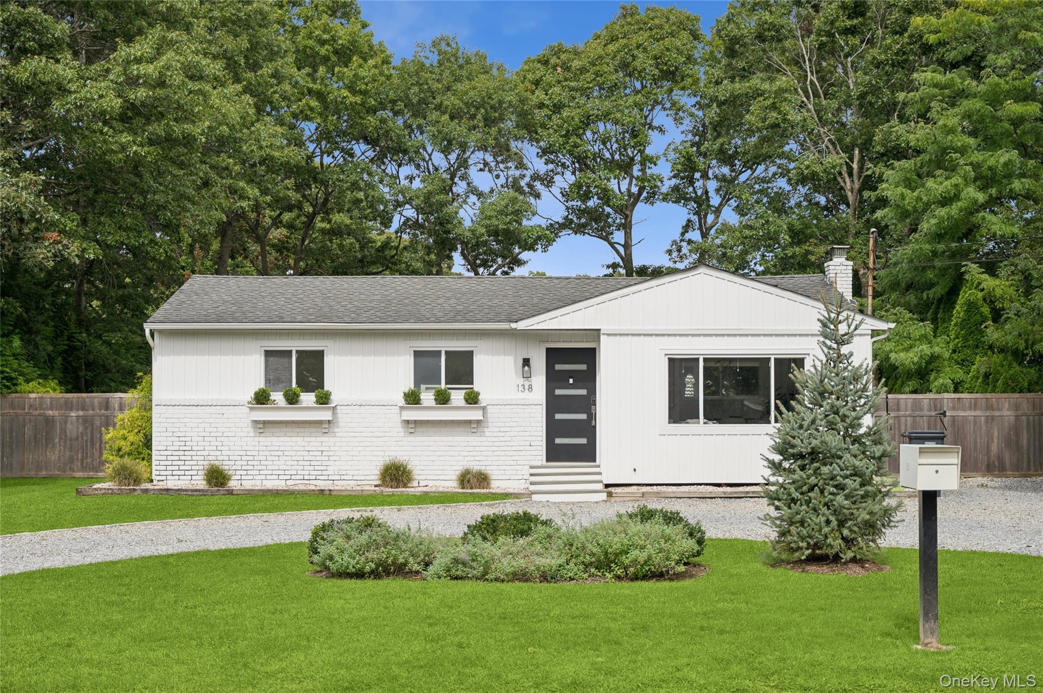 138 W Tiana Road — photo