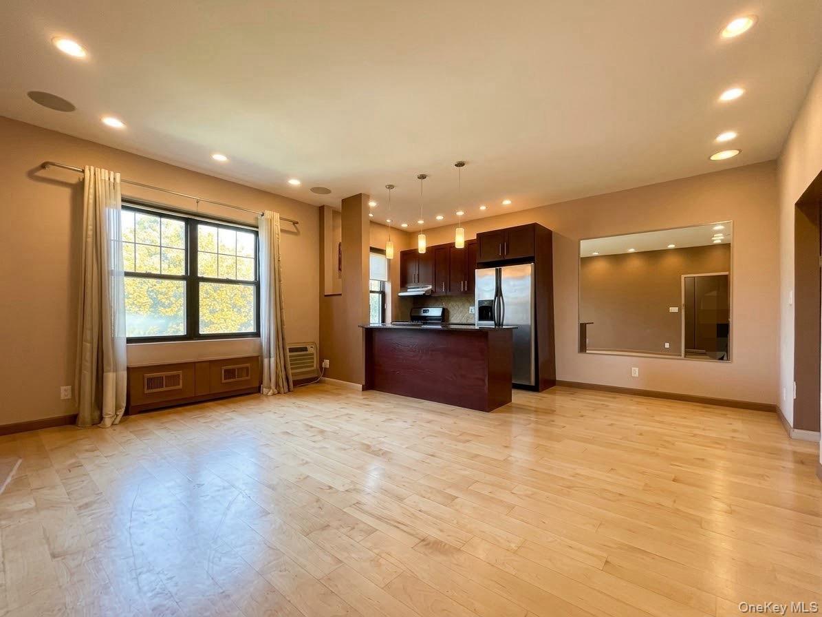 69-84 136th Street Unit B — photo