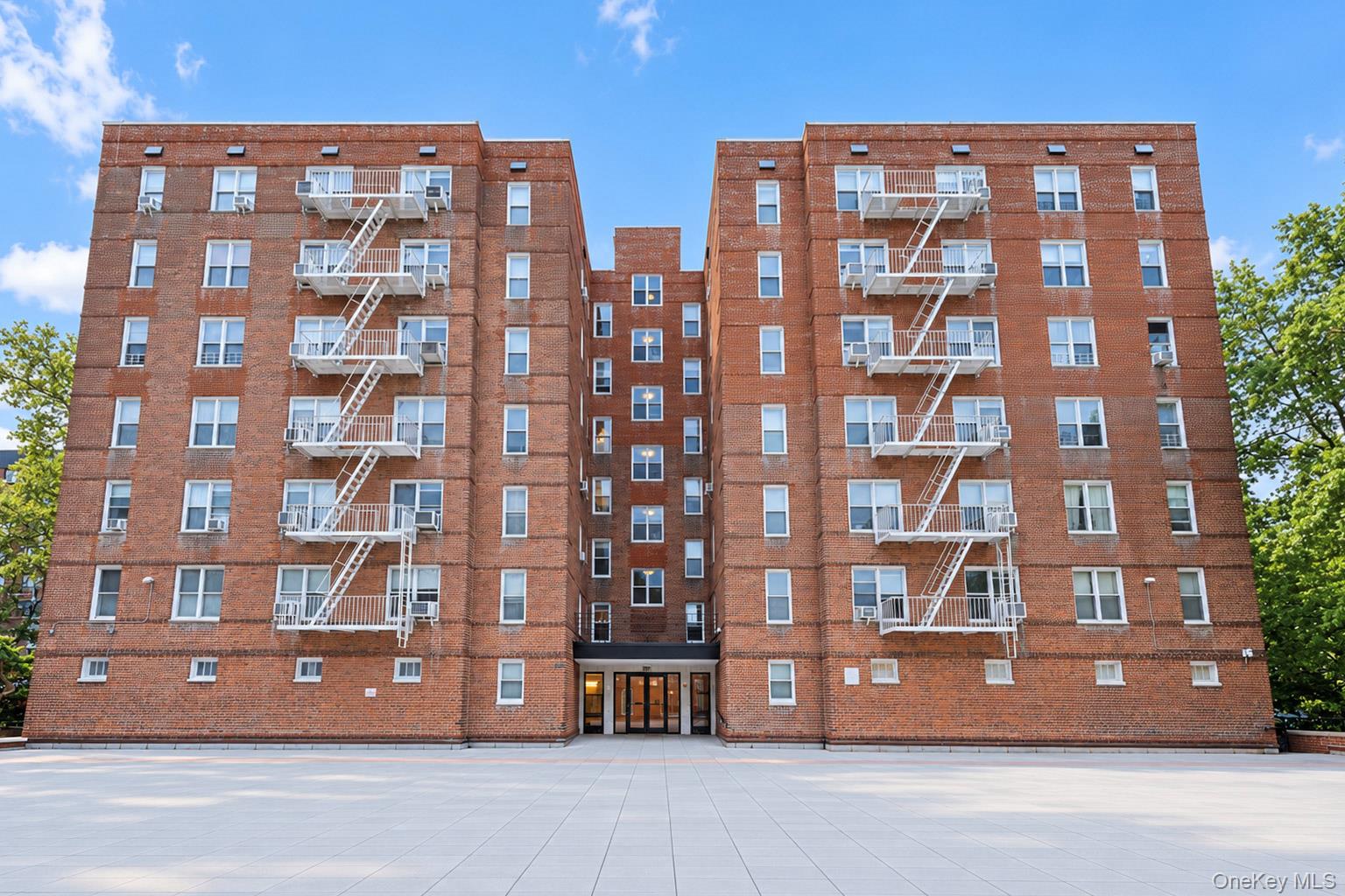 517 Riverdale Avenue Unit 2H — photo