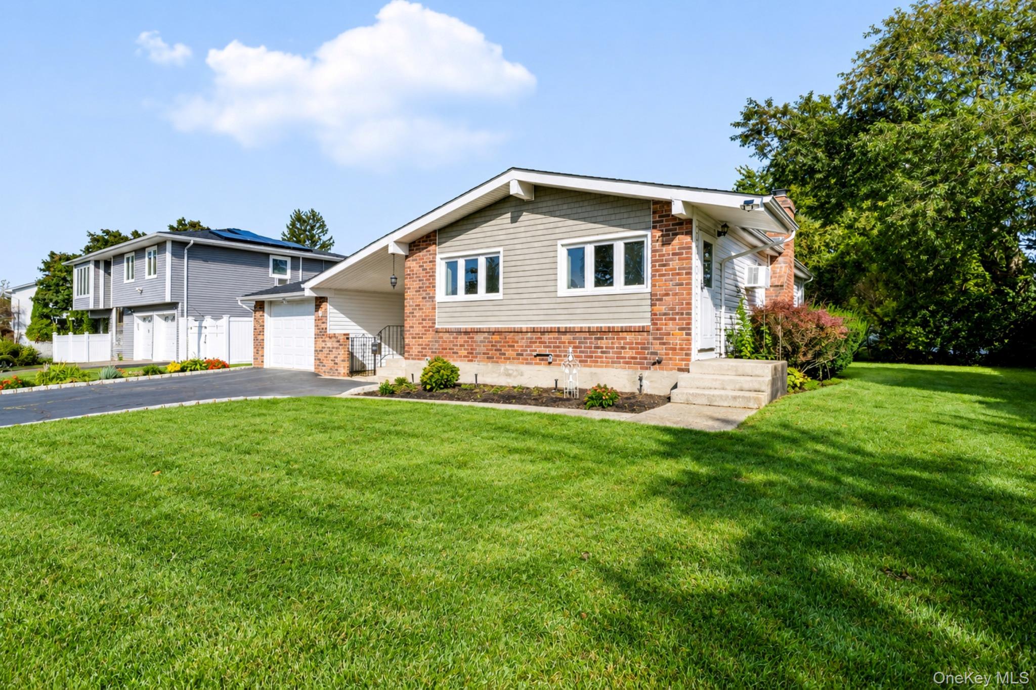 9 Plowboy Path, Smithtown, NY 11725 — photo 2