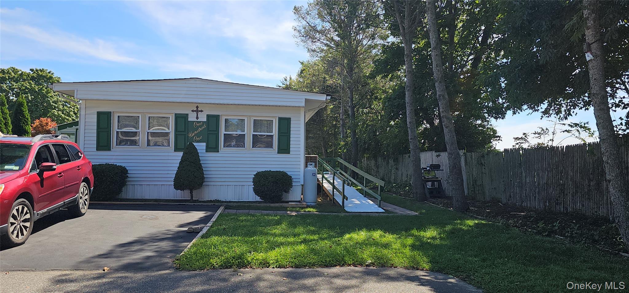 703 Fresh Pond Avenue 101 — photo
