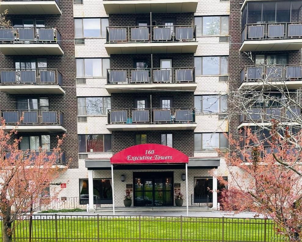 160 Academy Street 2J — photo